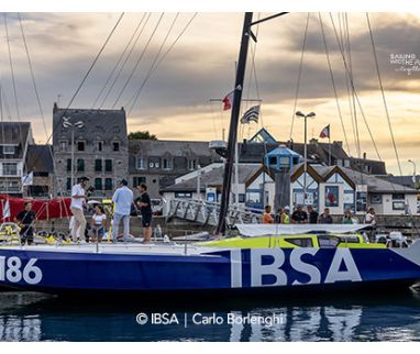 Le nouveau Class 40 entre dans l’eau pour le lancement technique